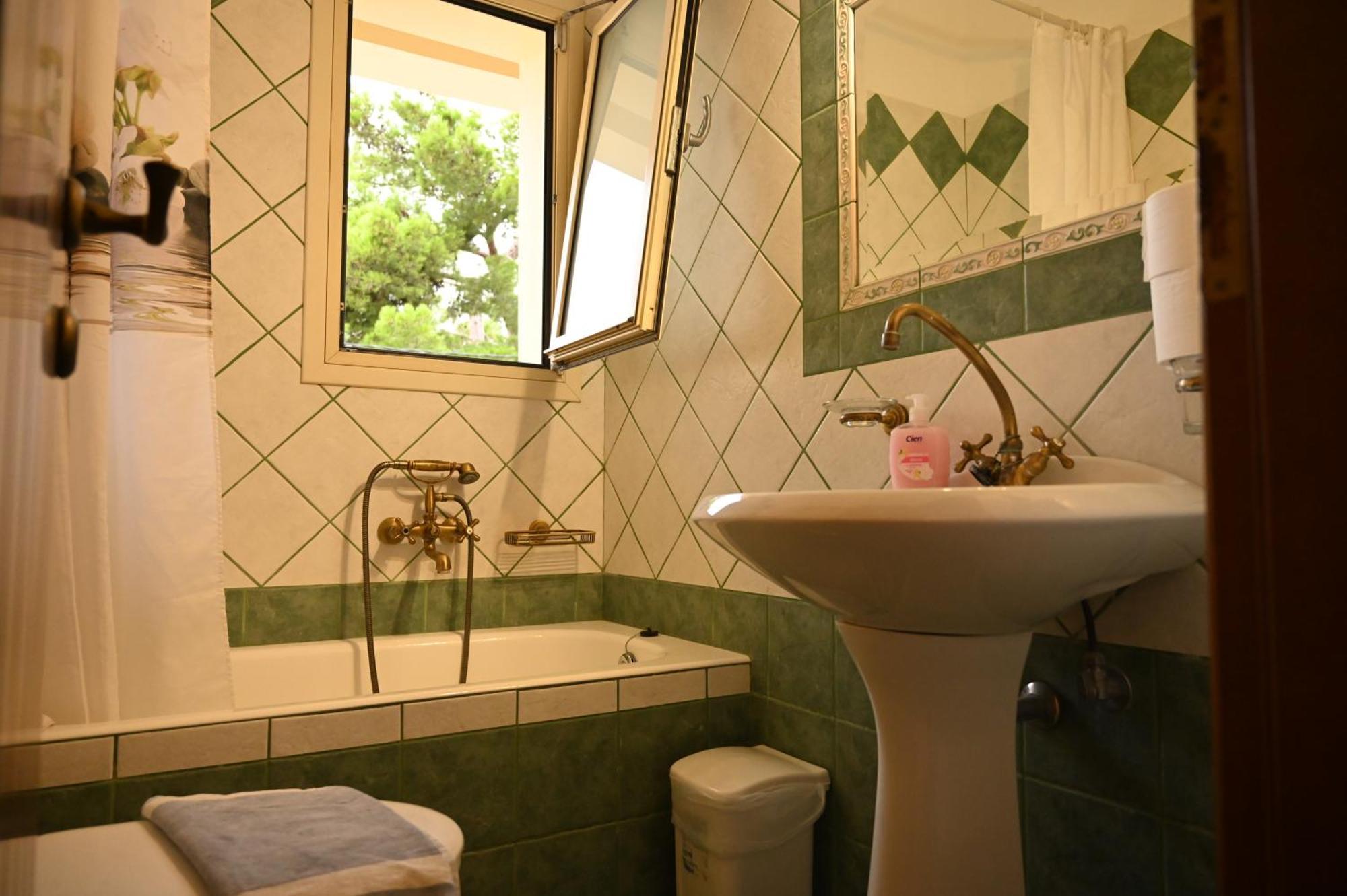 Liocharis Villas 로우드하타 외부 사진